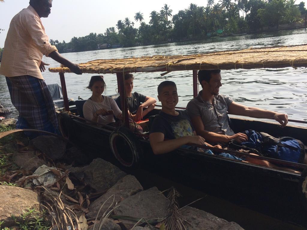 Thoms Beach Homestay Alappuzha Buitenkant foto