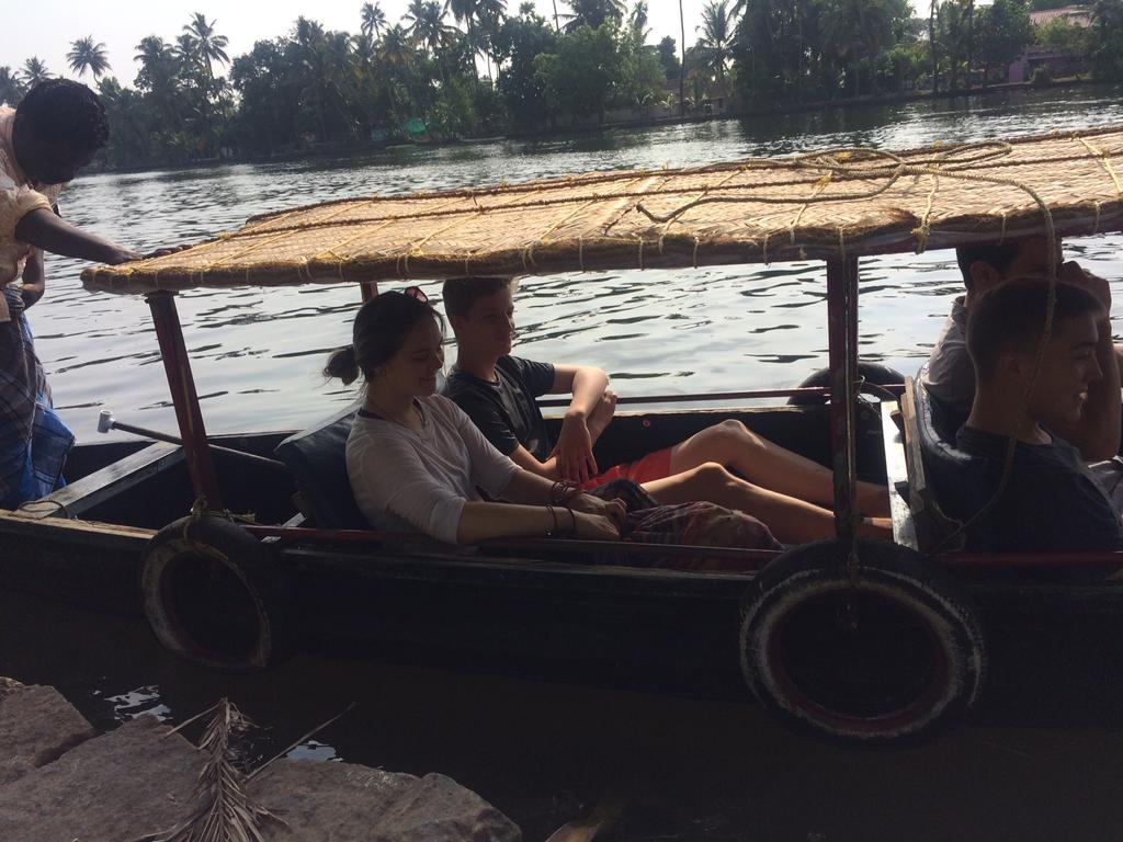 Thoms Beach Homestay Alappuzha Buitenkant foto