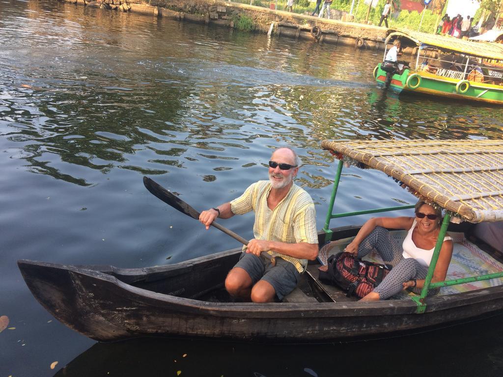 Thoms Beach Homestay Alappuzha Buitenkant foto