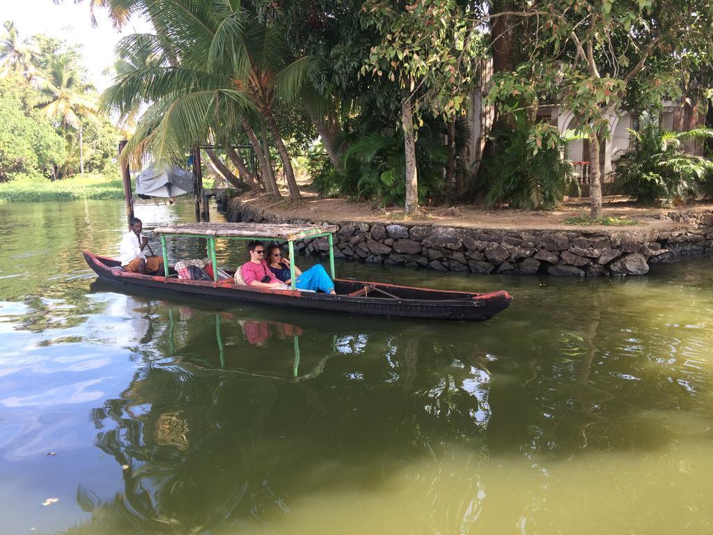 Thoms Beach Homestay Alappuzha Buitenkant foto