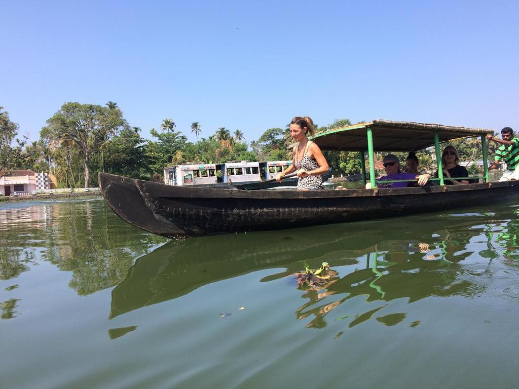 Thoms Beach Homestay Alappuzha Buitenkant foto